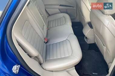 Седан Ford Fusion 2017 в 