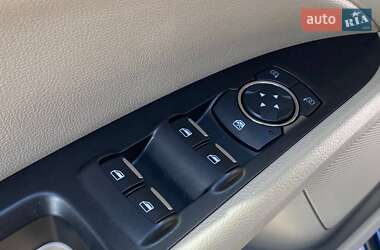 Седан Ford Fusion 2017 в 