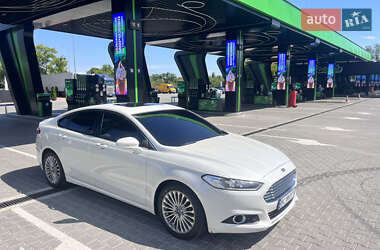 Седан Ford Fusion 2015 в 