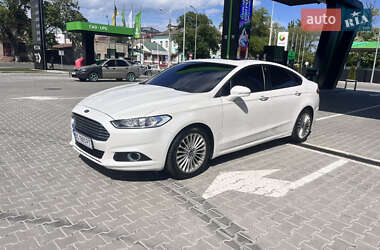 Седан Ford Fusion 2015 в 