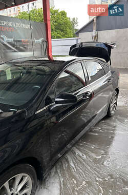 Седан Ford Fusion 2017 в 