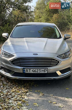 Седан Ford Fusion 2017 в 