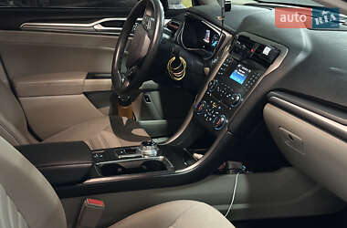 Седан Ford Fusion 2018 в 