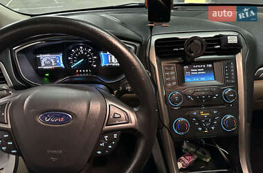 Седан Ford Fusion 2018 в 