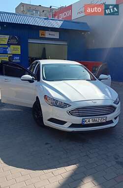 Седан Ford Fusion 2017 в 