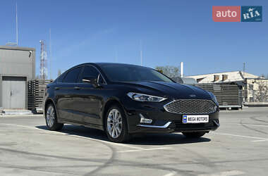 Седан Ford Fusion 2020 в 