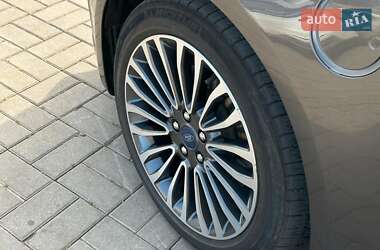 Седан Ford Fusion 2018 в 