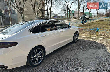 Седан Ford Fusion 2012 в 