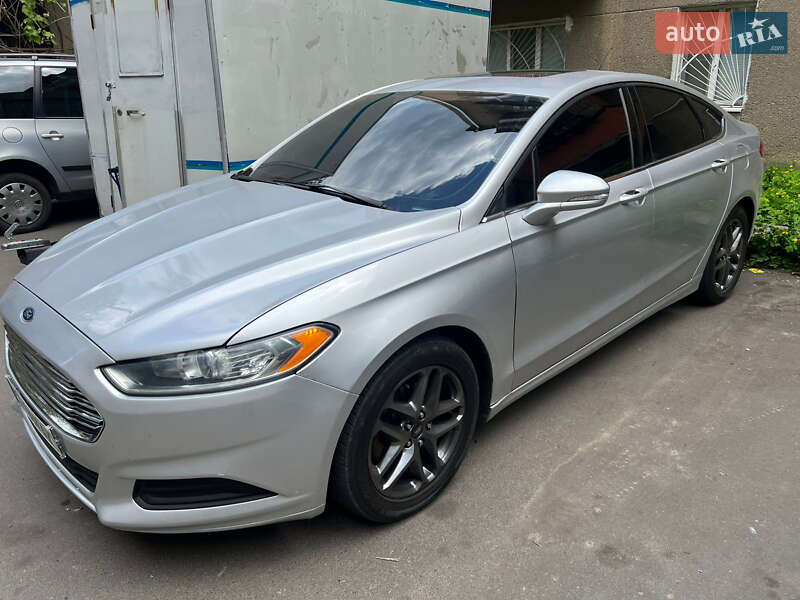 Седан Ford Fusion 2013 в Одесі