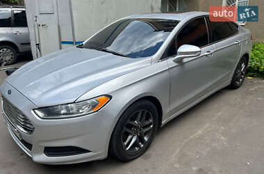 Седан Ford Fusion 2013 в 