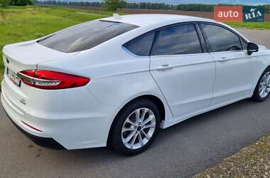 Седан Ford Fusion 2019 в 