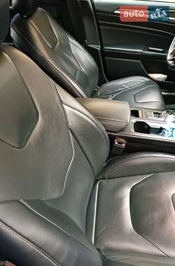 Седан Ford Fusion 2018 в 