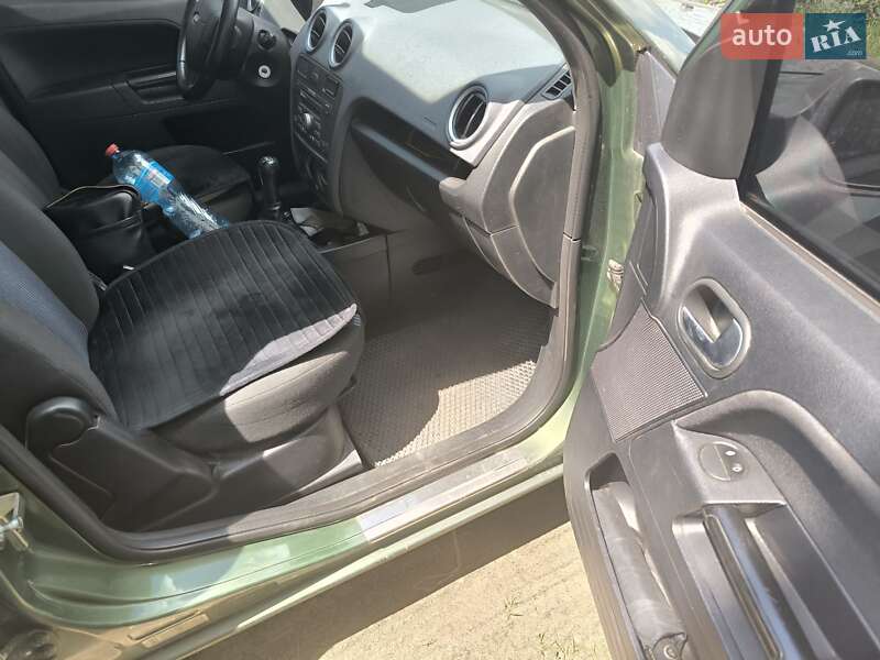 Хэтчбек Ford Fusion 2005 в Черкассах