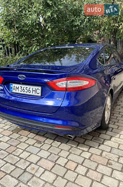 Седан Ford Fusion 2015 в 