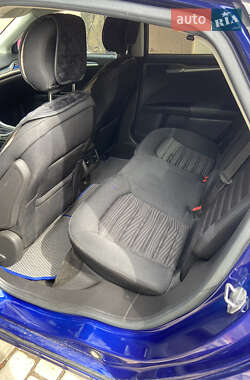 Седан Ford Fusion 2015 в 