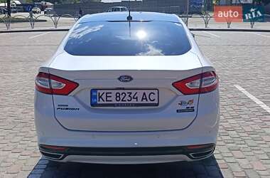 Седан Ford Fusion 2015 в 