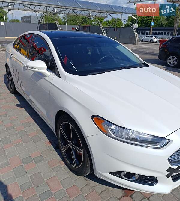 Седан Ford Fusion 2015 в Никополе