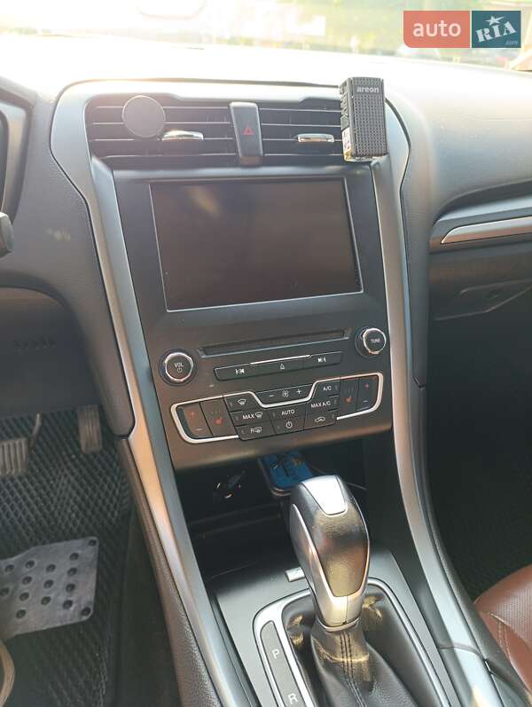 Седан Ford Fusion 2015 в Никополе