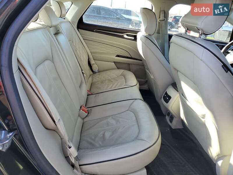 Седан Ford Fusion 2017 в Львове