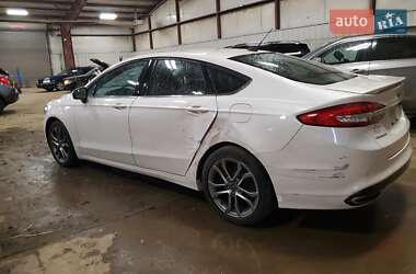 Седан Ford Fusion 2017 в 