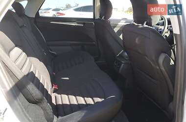 Седан Ford Fusion 2015 в 