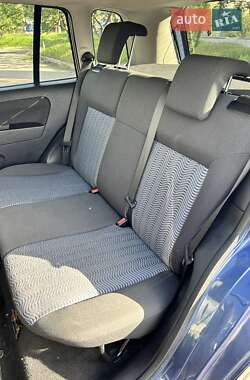 Хэтчбек Ford Fusion 2006 в 