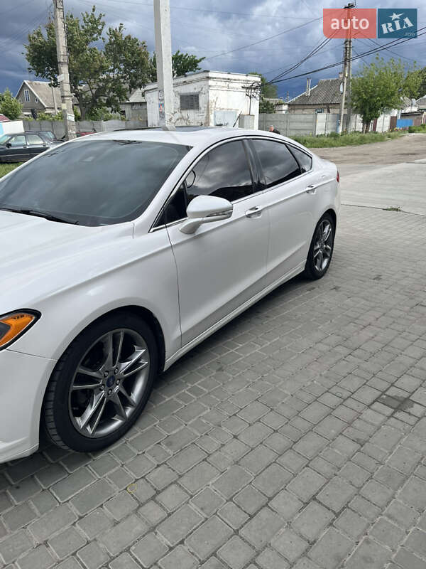 Седан Ford Fusion 2012 в 