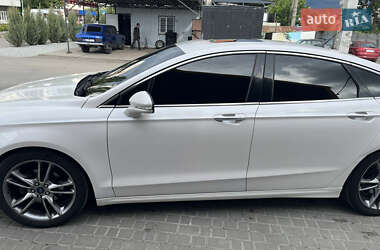 Седан Ford Fusion 2012 в 