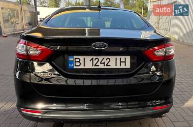 Седан Ford Fusion 2013 в 
