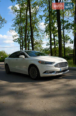 Седан Ford Fusion 2016 в 