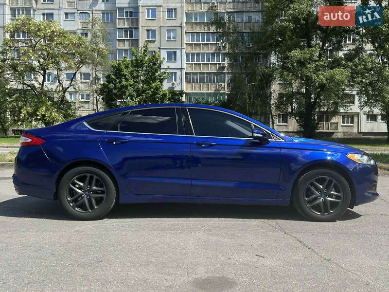 Седан Ford Fusion 2014 в 