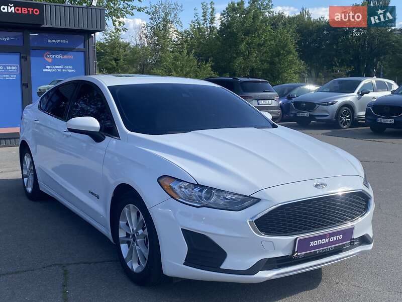 Седан Ford Fusion 2019 в Днепре