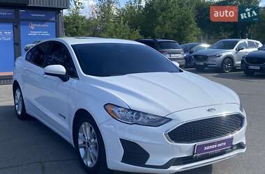 Седан Ford Fusion 2019 в 