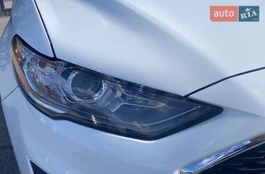 Седан Ford Fusion 2019 в 