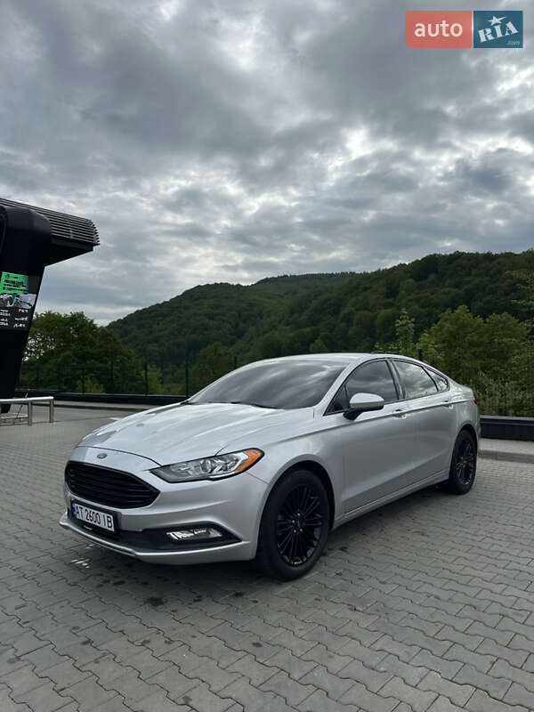 Седан Ford Fusion 2016 в 
