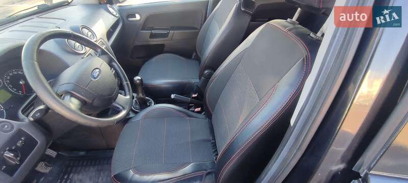 Хэтчбек Ford Fusion 2007 в Николаеве