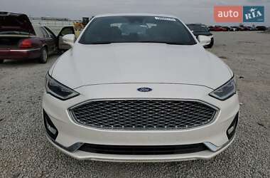 Седан Ford Fusion 2020 в 