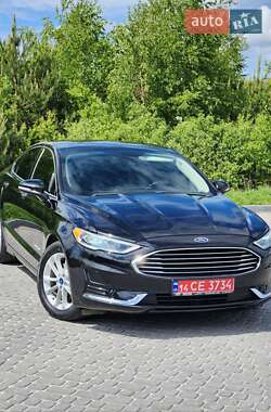 Седан Ford Fusion 2018 в Львові