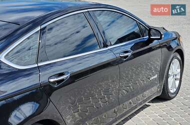 Седан Ford Fusion 2018 в 