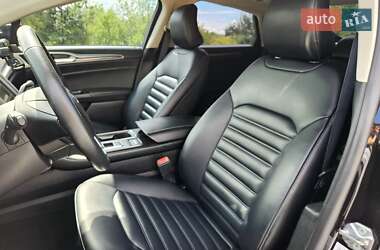 Седан Ford Fusion 2018 в 