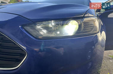 Седан Ford Fusion 2015 в 