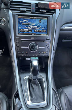 Седан Ford Fusion 2015 в 