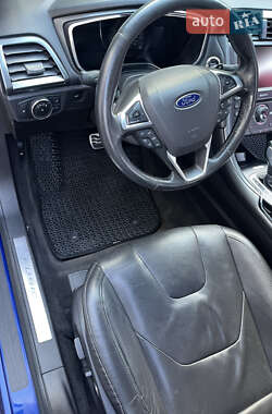 Седан Ford Fusion 2015 в 