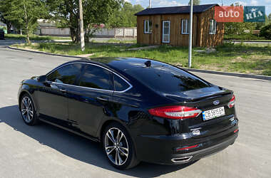 Седан Ford Fusion 2019 в 