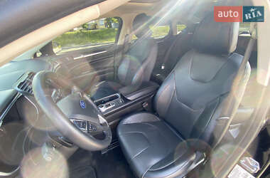 Седан Ford Fusion 2019 в 
