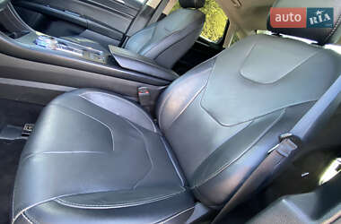 Седан Ford Fusion 2019 в 