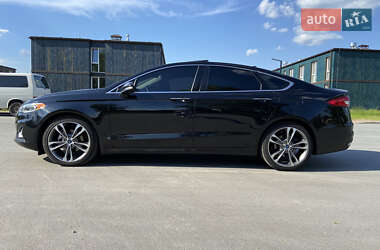 Седан Ford Fusion 2019 в 