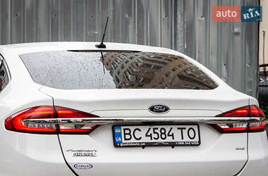 Седан Ford Fusion 2018 в 