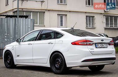 Седан Ford Fusion 2018 в 