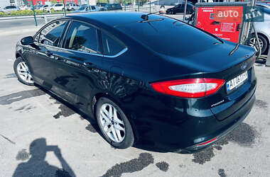 Седан Ford Fusion 2014 в 